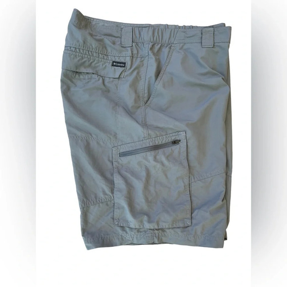 Columbia 
Men’s Omni - shade 
Sun protection cargo shorts 
Size 40 w 10 L - Picture 5 of 8
